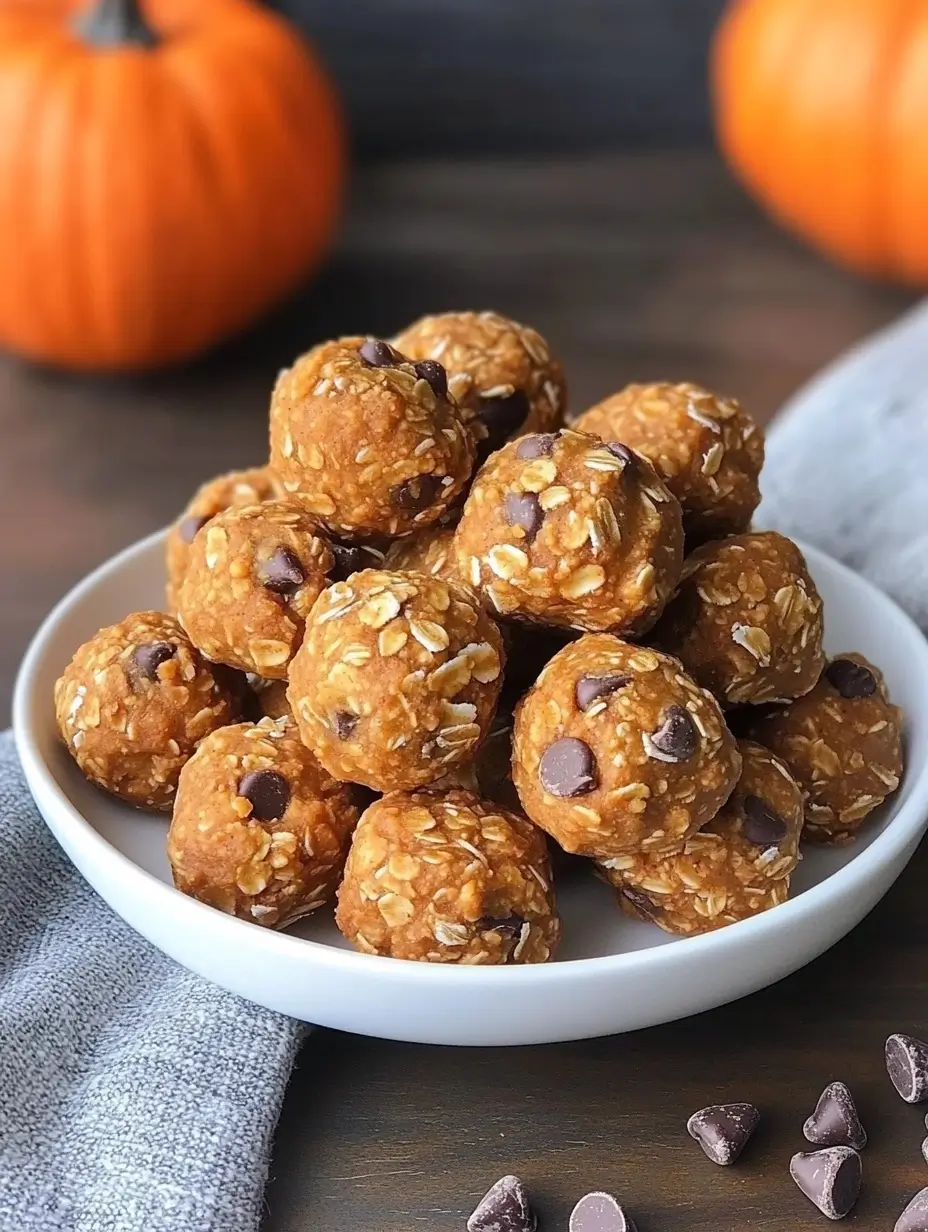 Peanut Butter Pumpkin Energy Bites: Freezer-Friendly Treat